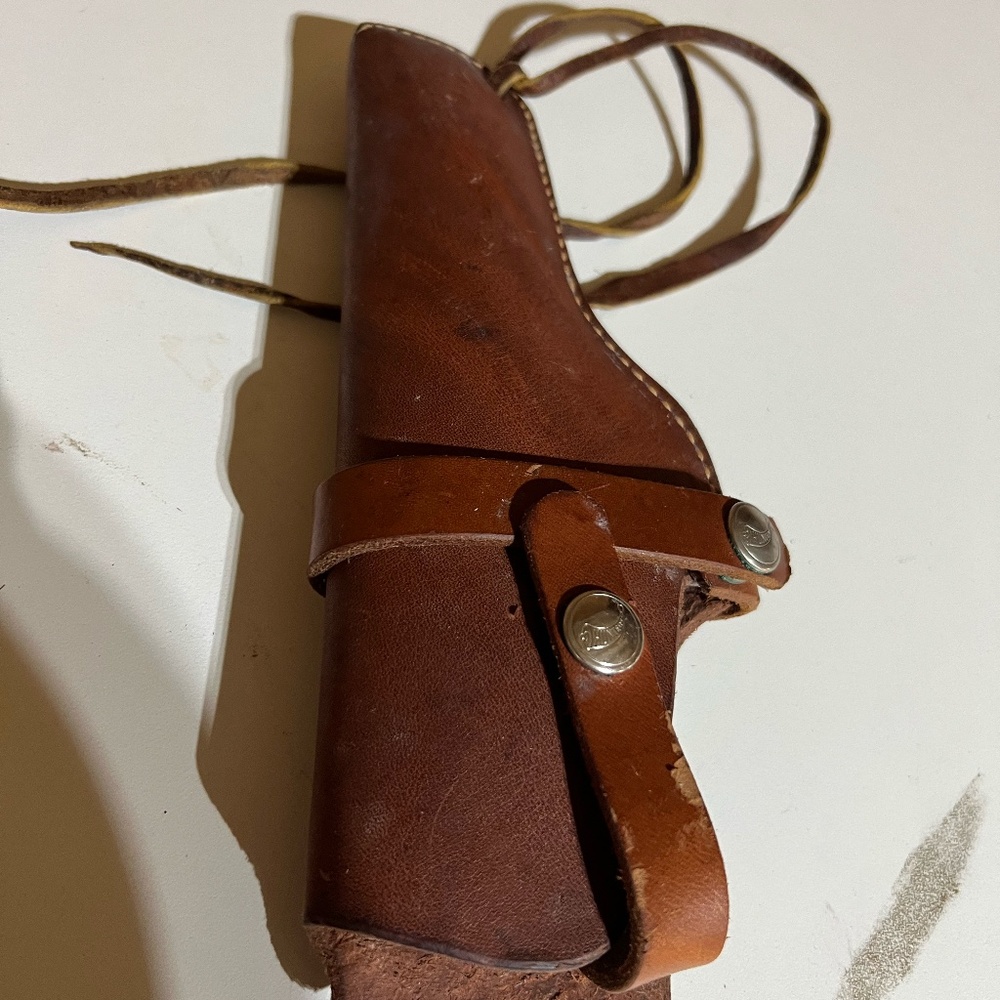 Old Leather Holster - Picture 4 of 4
